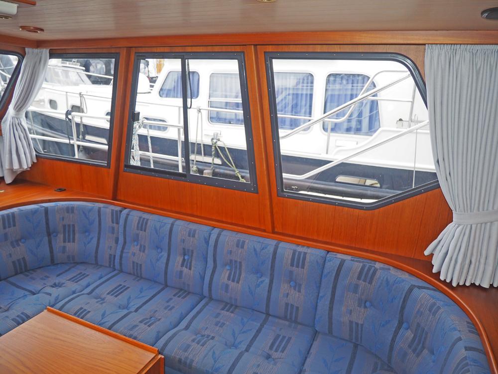 Saloon, Accommodation